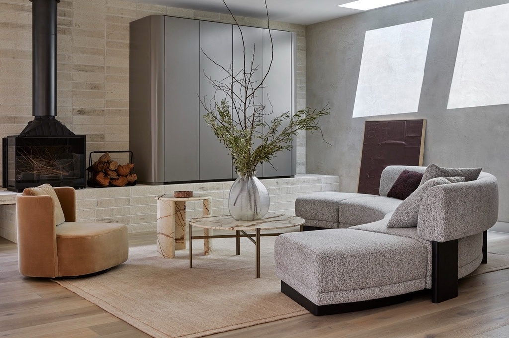 [SOF-FEL-ORB-6S-INCRV-SIDE-SOF-FEL-ORB-MOONB-BTMO] Felix Orbit 6-Seater Arc Sofa with Side Table - Moonbeam/Buttermilk Oak
