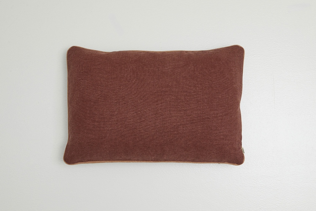 [DUP-40-MAH] Duke Pipe Rectangle Cushion Mahogany