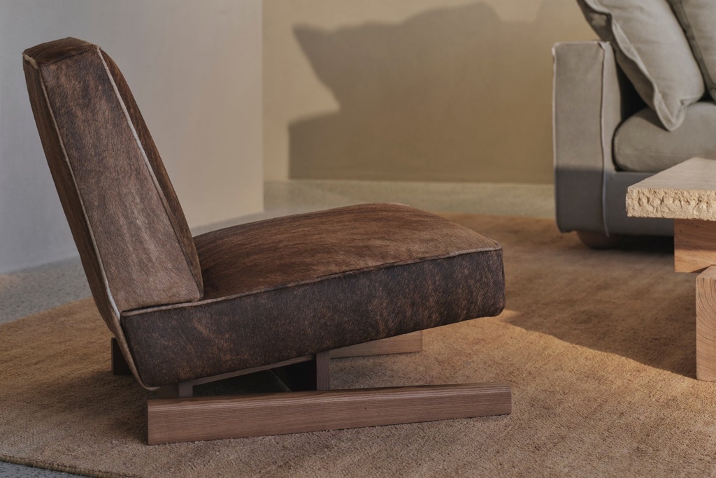 [2338-1-38-CowHide] Cow Hide Migos Slipper Chair