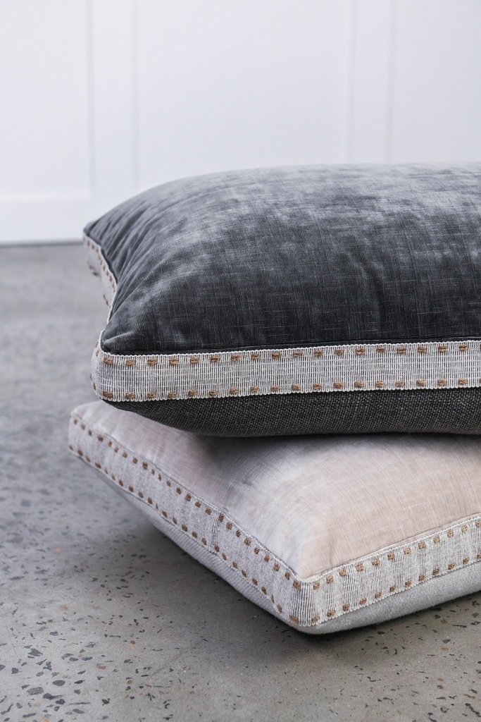 [8082384716016] Box Cushion